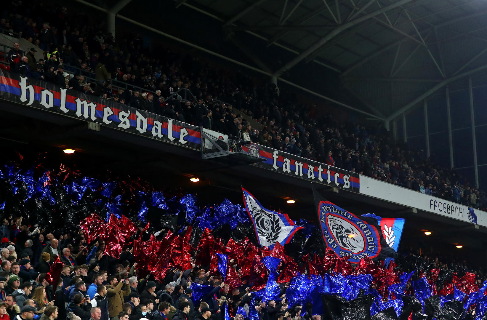 绿色化工涂料方形画册设计欣赏